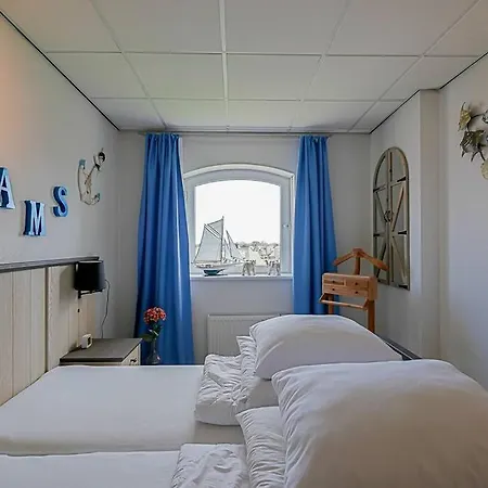 Celina - Juliana Aan Zee Julianadorp